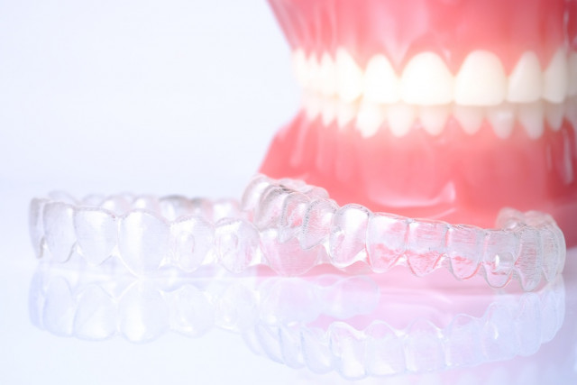 Teeth Straightening Aligners - Clear Teeth Straighteners 