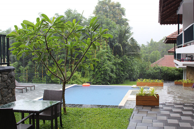 Luxury Resort In Athirappilly